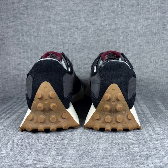 New Balance 327 Shoes Womens Size 6.5 Black Gray Ivory Suede Running Sneakers - Picture 7 of 8